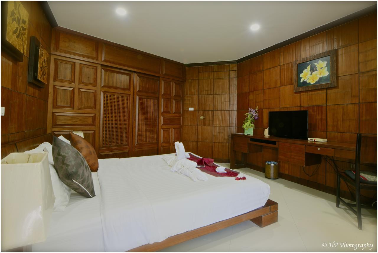 Villa Regtuk Patong Bagian luar foto